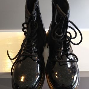 Girls doc martins